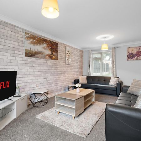 A Charming 3 Bed Home Next To Nec And Birmingham International Airport مارستون غرين المظهر الخارجي الصورة