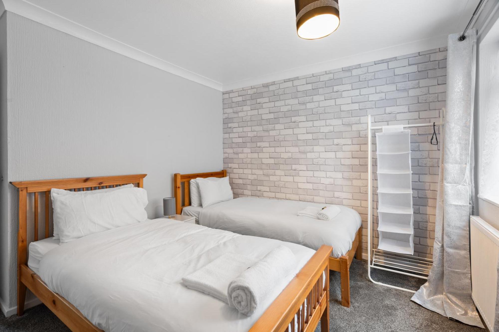A Charming 3 Bed Home Next To Nec And Birmingham International Airport مارستون غرين المظهر الخارجي الصورة