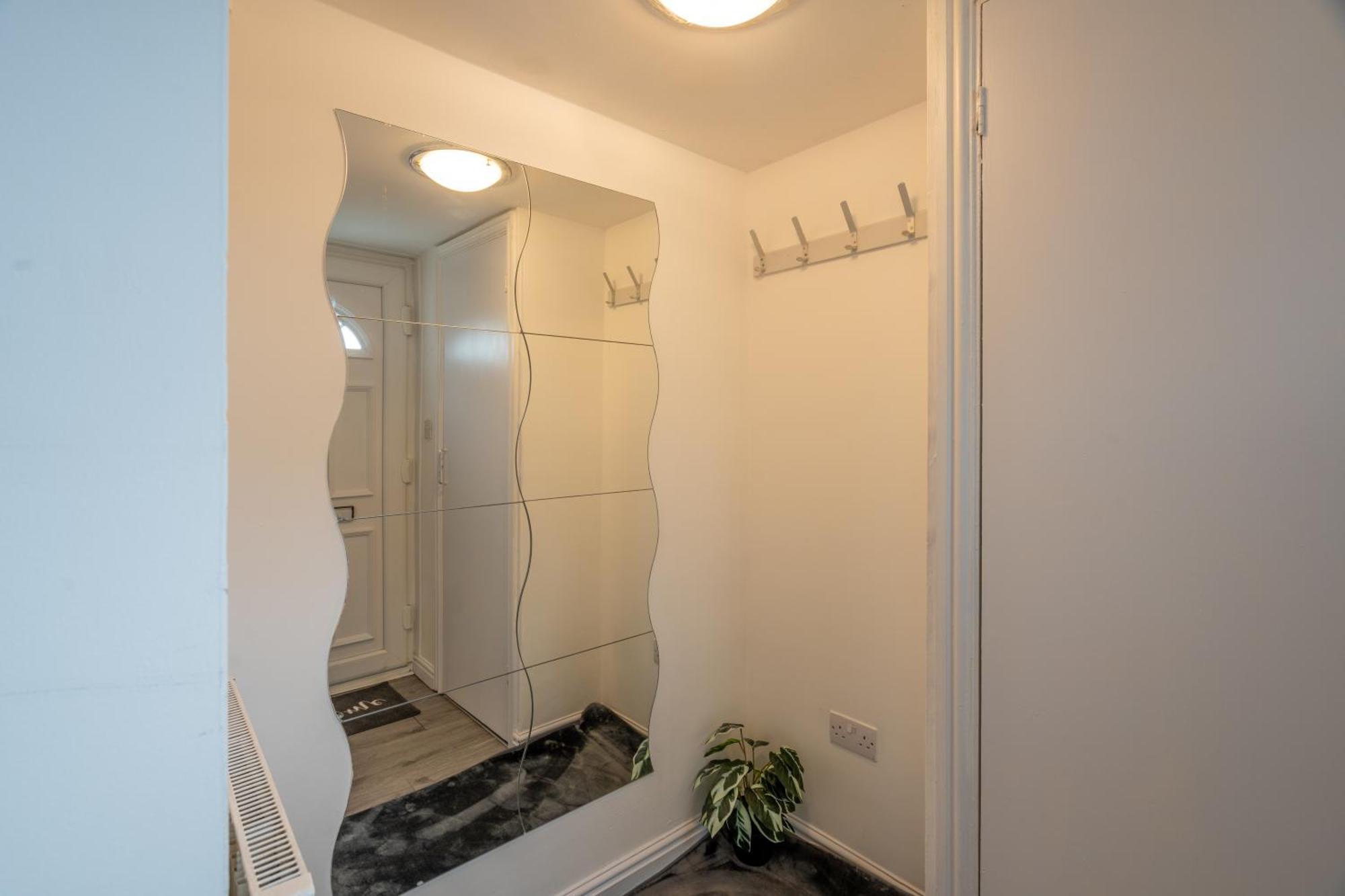 A Charming 3 Bed Home Next To Nec And Birmingham International Airport مارستون غرين المظهر الخارجي الصورة